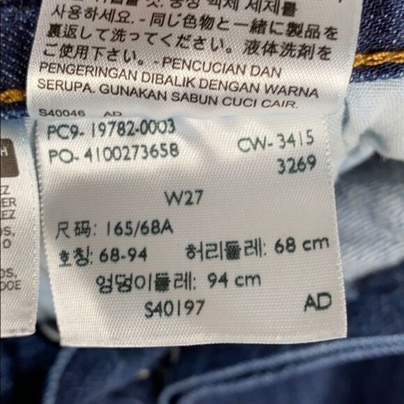 NWOT Levi’s 501 Blue Button Fly Shorts Roll Hem W27 - Picture 8 of 9